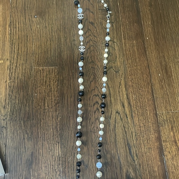 Chanel Long Strand Necklace - original box and dust bag . - Picture 4 of 8